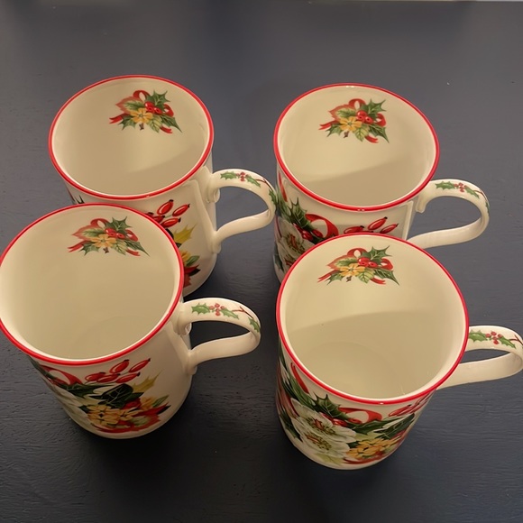 4PC Set Crown Trent Staffordshire Christmas Mugs Bone China - Picture 5 of 10